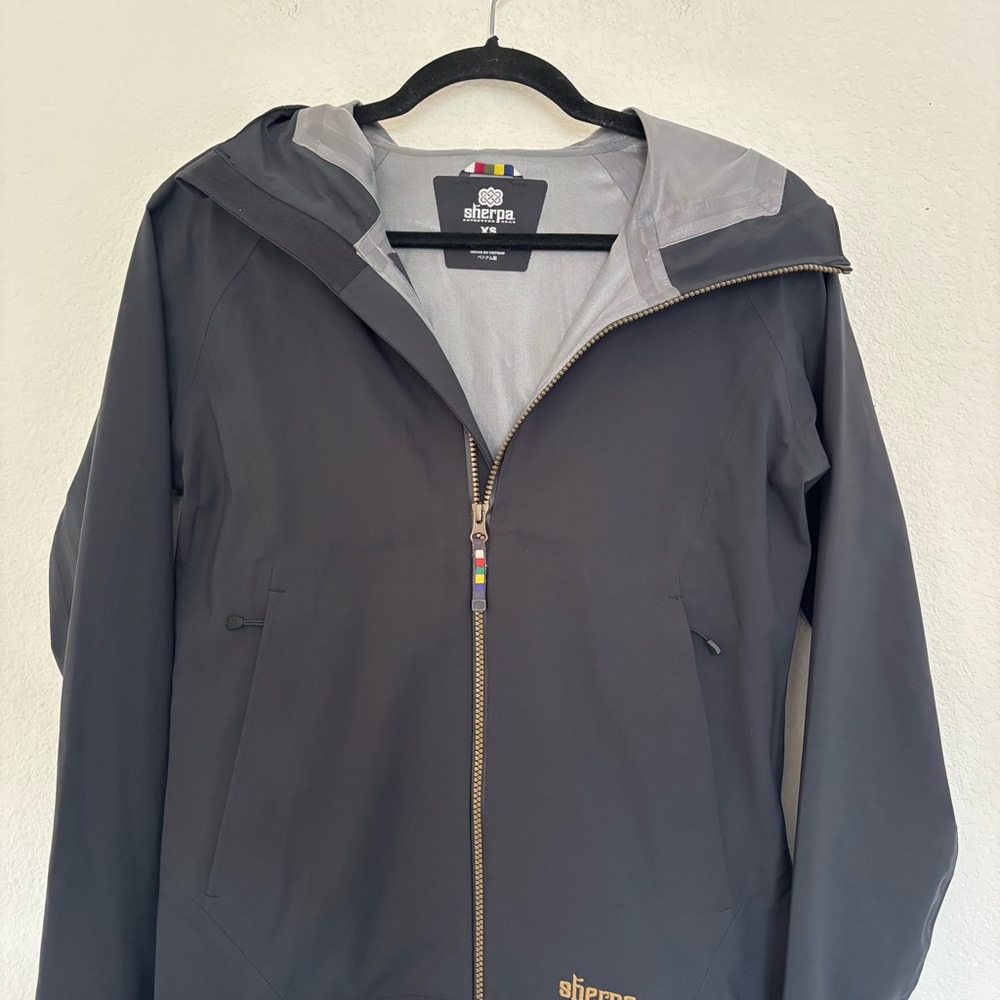 Sherpa Pumori Jacket Black - Picture 2 of 6